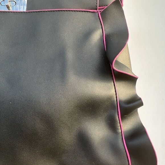 Just fab black vinyl ruffled handbag - Picture 4 of 10